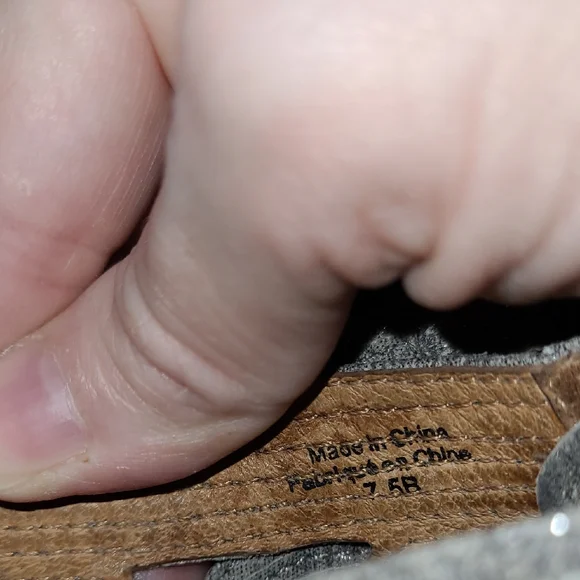 Women's Strappy Metallic Gray Sandals - Picture 10 of 12